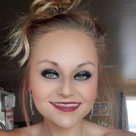 Meet your Posher, Robin - Picture 1 of 1